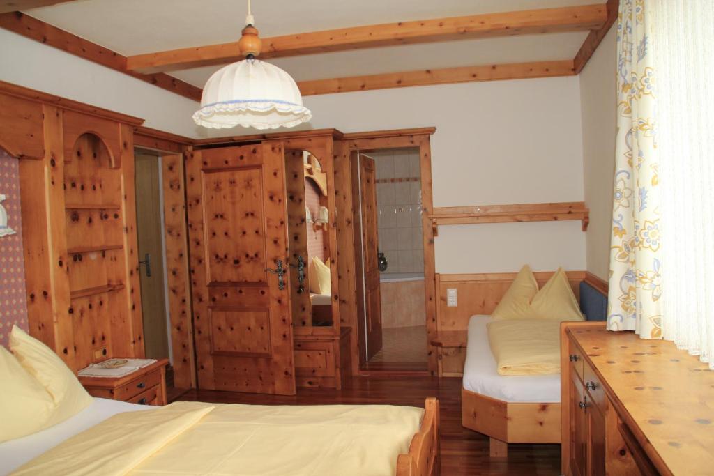 Gasthof Zur Gams Donnersbachwald Ruang foto