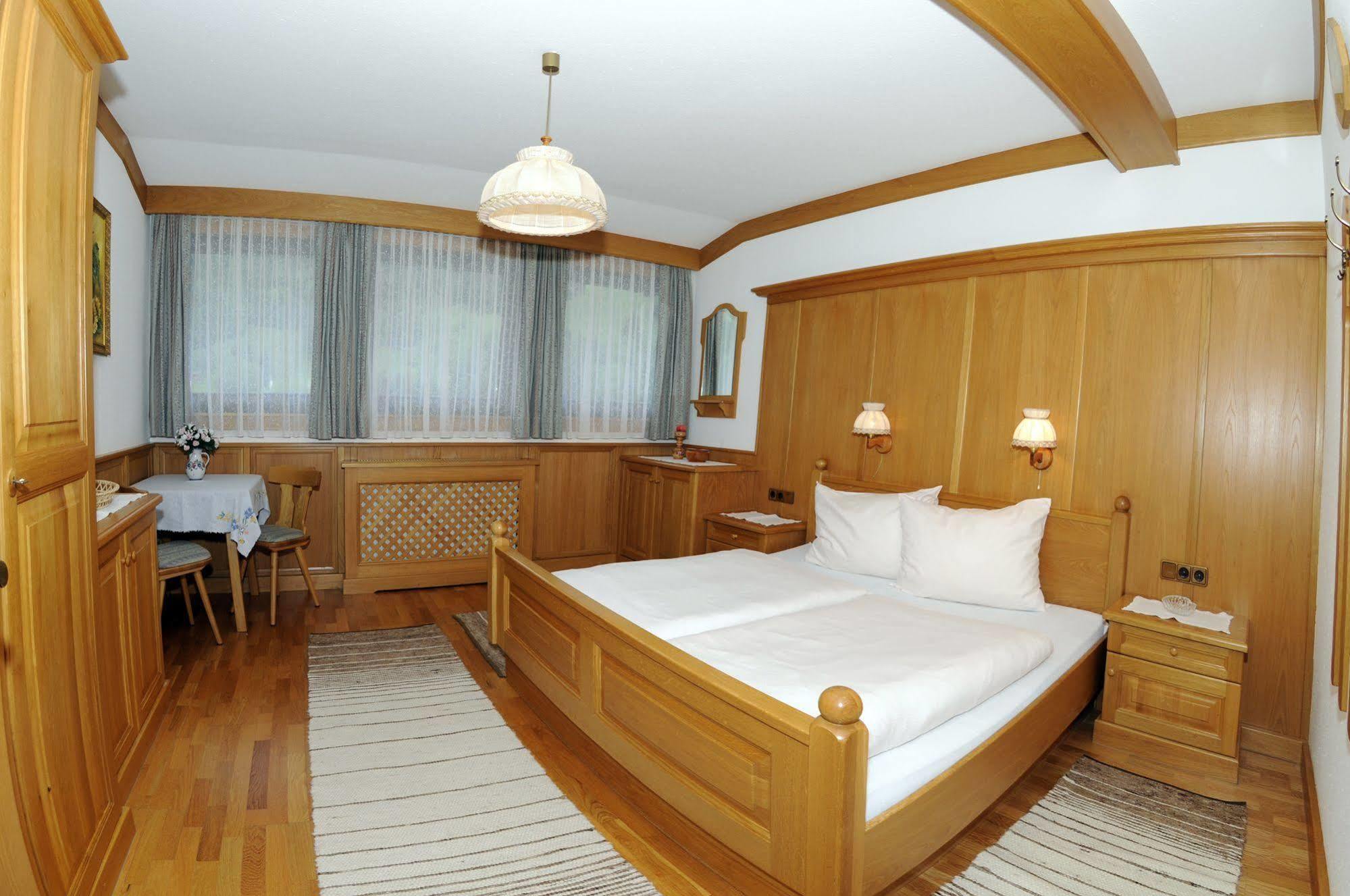 Gasthof Zur Gams Donnersbachwald Bagian luar foto