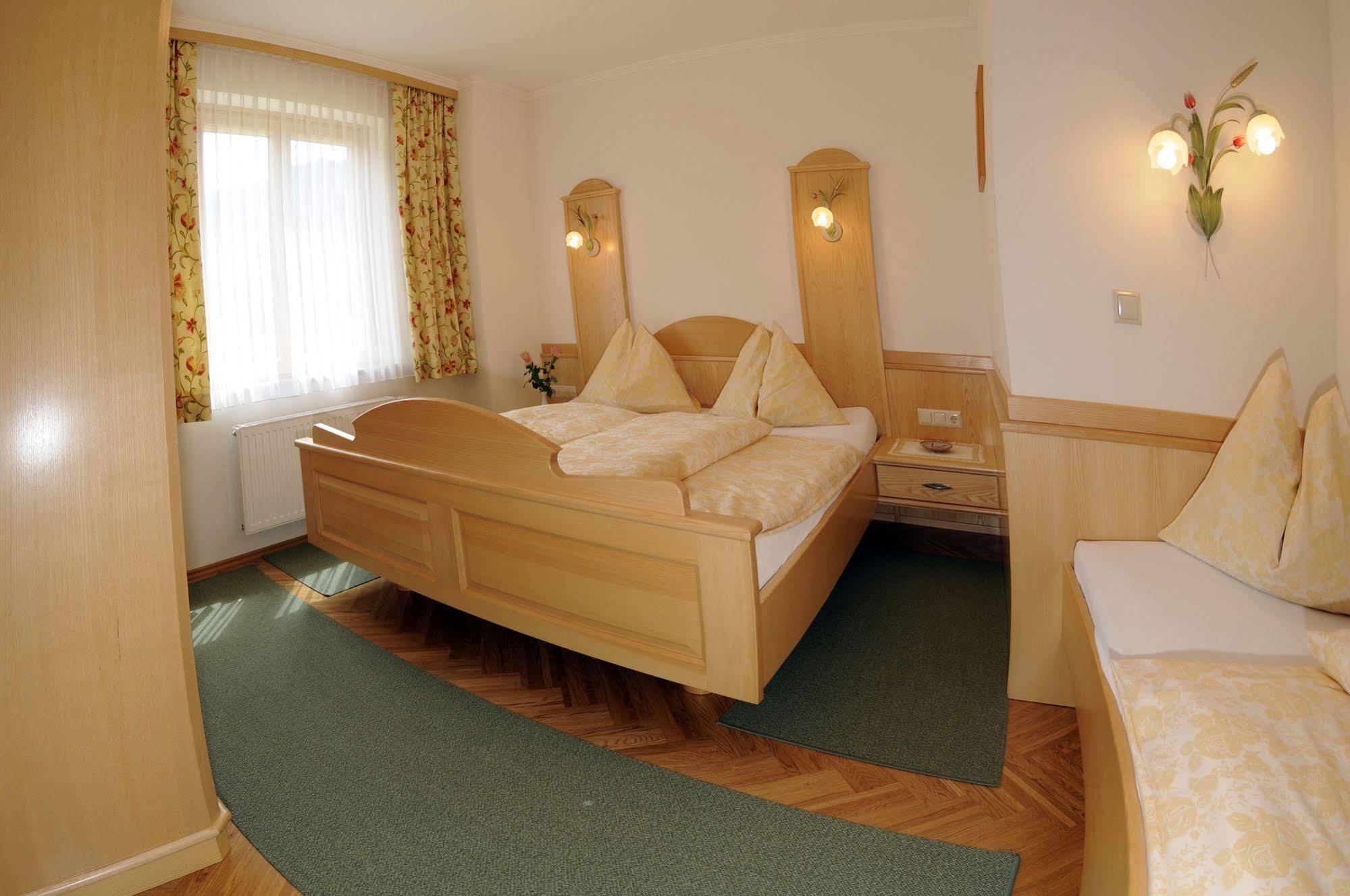 Gasthof Zur Gams Donnersbachwald Bagian luar foto