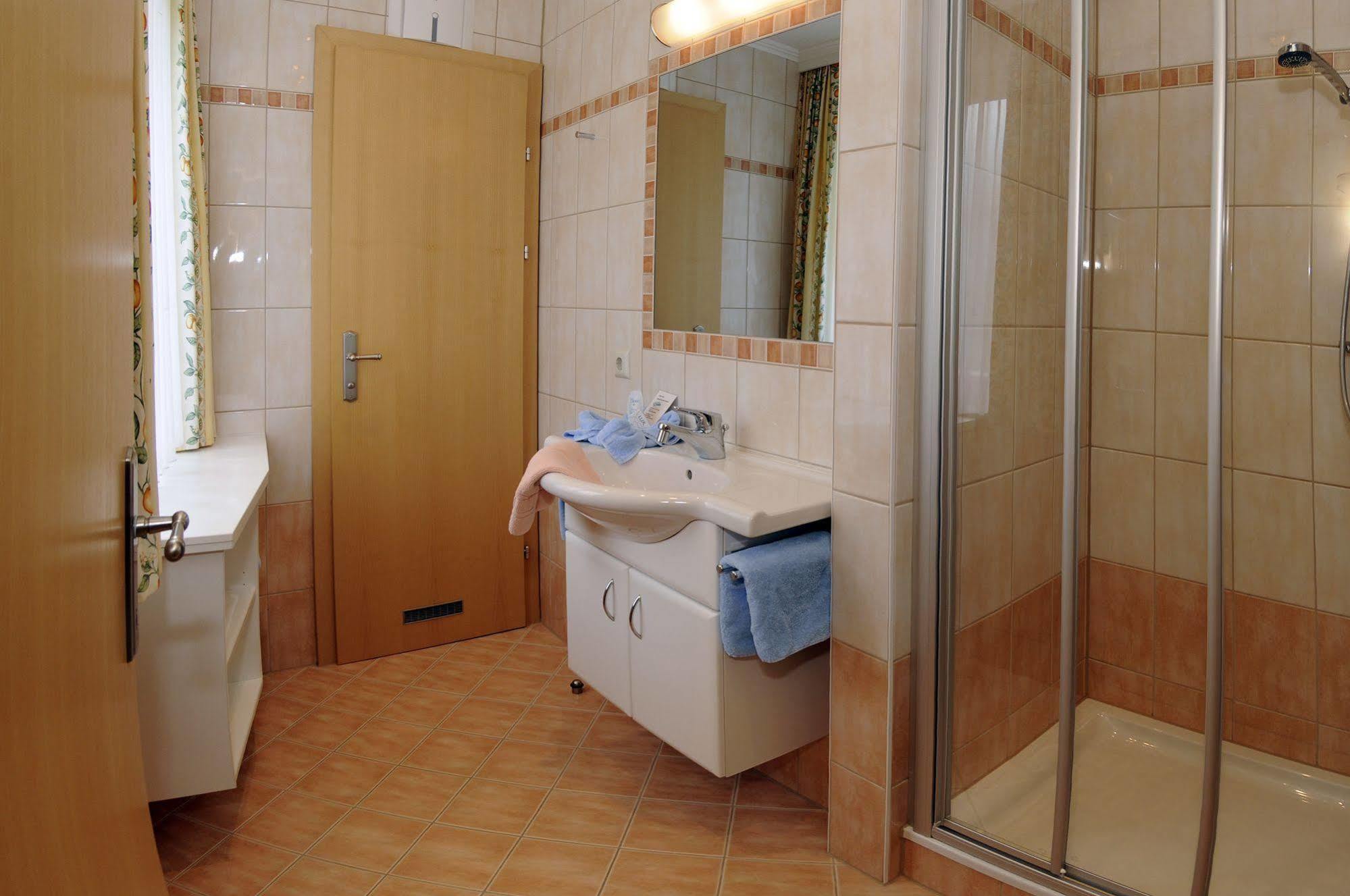 Gasthof Zur Gams Donnersbachwald Bagian luar foto